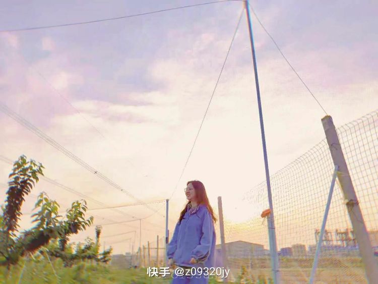 Zik-f-河南省·新乡市·新乡县--有上进心想长期接单,爱拍照片,会化妆,批图,性格开朗,可做买家秀,开箱测评,平面模特