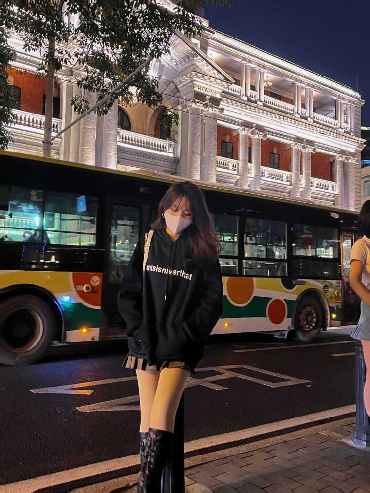 colliba.-广东省·广州市·天河区-抖音,***-接寄拍,买家秀
19岁,身高160,体重90,专业拍照,修图,写文案,可接寄拍,买家秀,开箱测评,淘宝种草带货,探店打卡等等。
喜欢自拍,各种风格都OK,不接内衣18🈲。以前有过寄拍经验,喜欢研究穿搭
