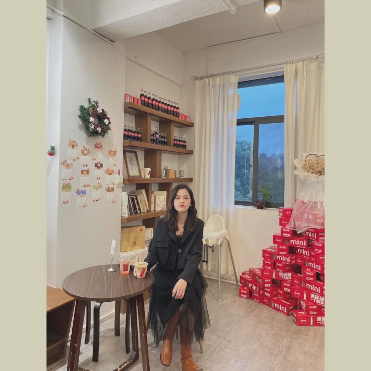 麻辣儿-广东省·汕头市·潮南区--接寄拍,本人身高165.体重101
平时爱好拍照 穿搭风格比较多变
