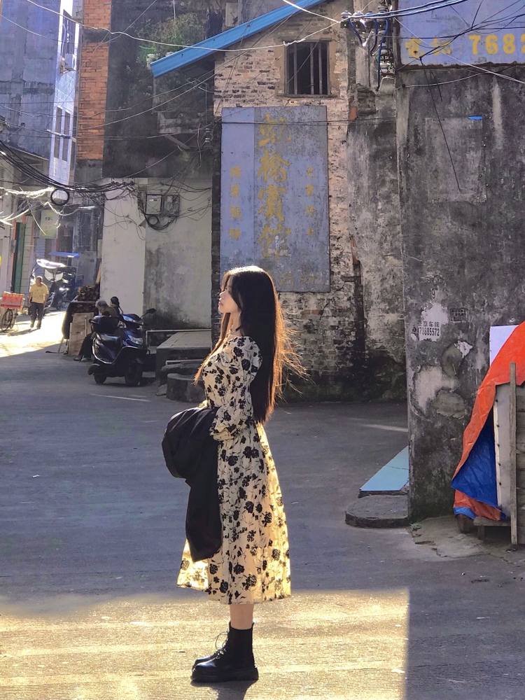 马蹄TTtt-广西壮族自治区·防城港市·东兴市-快手-喜欢拍照有点粉丝有点流量的素人,会p图,有镜头感,任何风格都适合,声乐特长生。接寄拍,买家秀,寄拍详情,平面模特,探店打卡,商业演出,商品推广,免费试用。