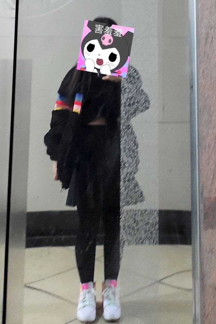 O泡-广东省·东莞市·虎门镇--本人女高中生,身高153体重88上下,接寄拍,想要Lolita寄拍店家,其他的也可以,本人会p图化妆,寄拍照片可露脸