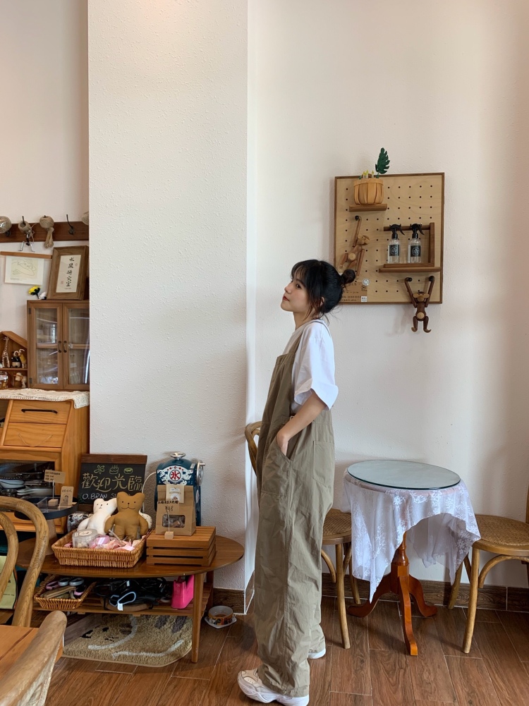 y-广东省·广州市·增城区--身高:160
体重:92
喜欢穿搭喜欢拍照 衣服鞋子首饰都可接寄拍 照片都是本人 会拍会p 高质量