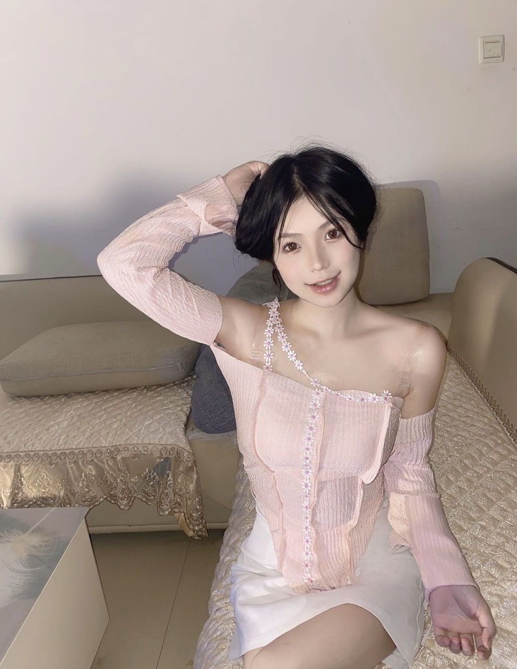 ʚ Bi8bo ɞ-广西壮族自治区·南宁市·江南区--约商家 接寄拍,送拍
喜欢娃娃脸,纯欲风的来
脾气好,喜欢穿搭
衣服鞋子化妆品包包都🉑