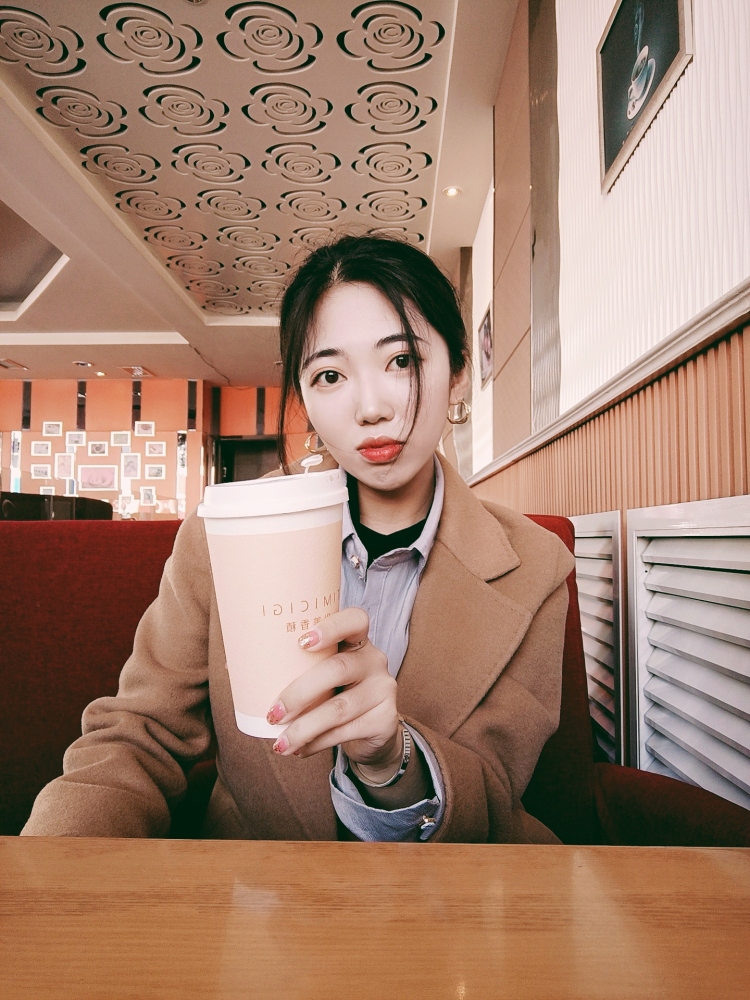 甄 妮🍭-北京市·北京市·通州区-抖音 微博 某红薯 知乎-爱好摄影,会修图,会化妆,会穿搭
23 160 45kg 接寄拍、探店、开箱、测评