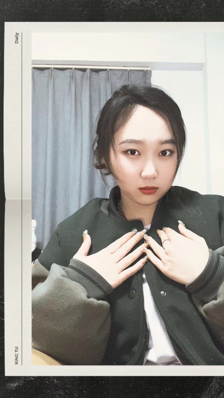 Gɴᴇᴍᴏᴀʜ.-江苏省·徐州市·云龙区--目前还是一名学生，喜欢拍照，在玩某红薯抖音快手微博，可接服装首饰等