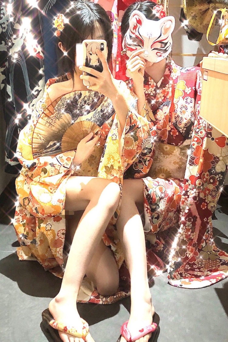 🧋-广东省·揭阳市·揭东区-抖音快手-喜欢探店打卡,穿制服洛丽塔,能驾驭很多风格,小个子80斤,出片高质量!