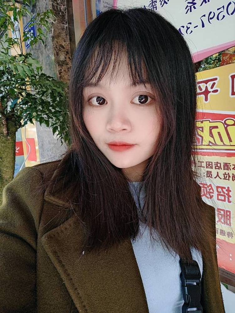 化妆造型师小小-福建省·龙岩市·新罗区--新人寄拍模特,可以接买家秀,种草,,时间还可以,希望商家老板给个机会