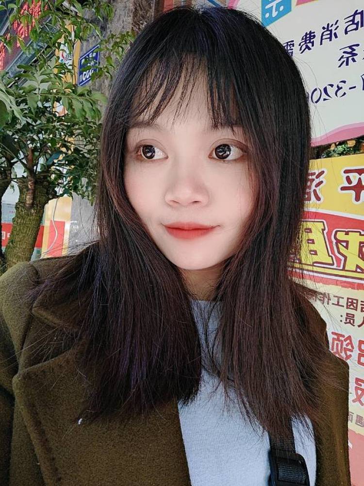 化妆造型师小小-福建省·龙岩市·新罗区--新人寄拍模特,可以接买家秀,种草,,时间还可以,希望商家老板给个机会