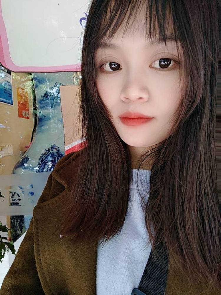 化妆造型师小小-福建省·龙岩市·新罗区--新人寄拍模特,可以接买家秀,种草,,时间还可以,希望商家老板给个机会