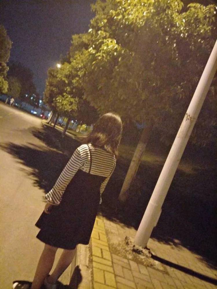 🐯-湖北省·武汉市·洪山区-某红薯,小鱼不想长肉肉呀-本人身高150,体重100斤,接单,可饰品,可服装,有诚意的商家来