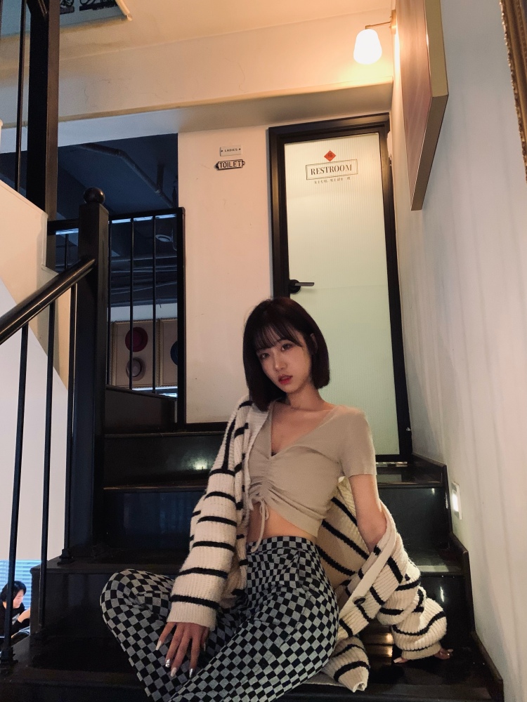 一块沙琪马🍪-北京市·北京市·房山区--身高:168 体重:90
可接寄拍、接同城探店、编辑文本能力强