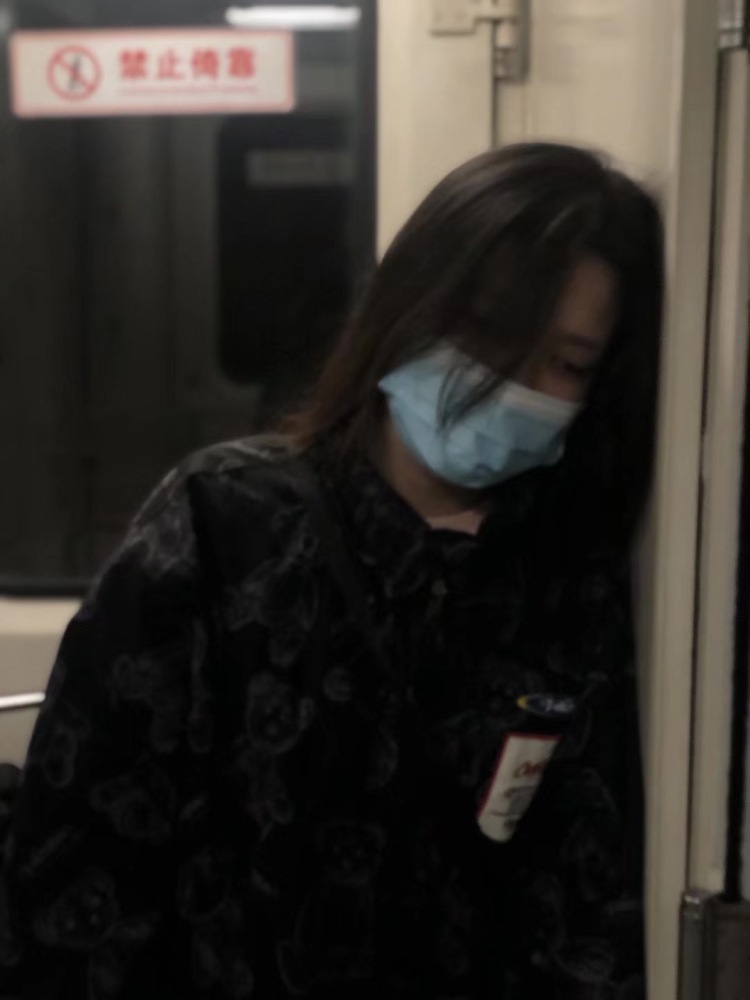 wslo-贵州省·黔西南布依族苗族自治州·兴义市-抖音-爱拍照 选片 喜欢自己调参数 兴趣爱好就是喜欢记录自己和生活 第一次来到这个平台 想试一下寄拍 谢谢各位老板
