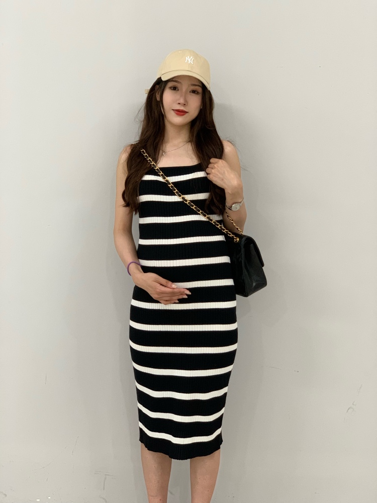 模特婉雯-广东省·肇庆市·端州区-抖音，微博-本人目前孕期29周，接产品寄拍，坐标广东肇庆，可约全国商家的寄拍。
孕前为职业模特，镜头感好，出片率高，目前孕29周，预产期6月9，身高172，目前体重112斤，可接孕妇产品及大码女装的寄拍，以下为本