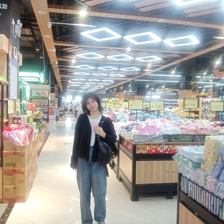 q.-江西省·赣州市·石城县-某红薯-爱好拍照,审美好,会p图,素人寄拍,女高中生,蹲商家,价格好商量