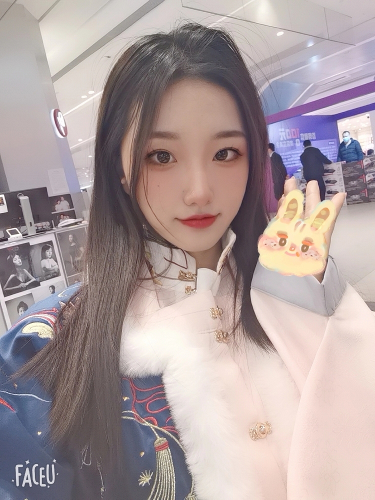 。-北京市·北京市·大兴区--本人158cm、体重40kg 会拍照会修图 买家秀,寄拍.唇模会很好的完成网拍任务,
