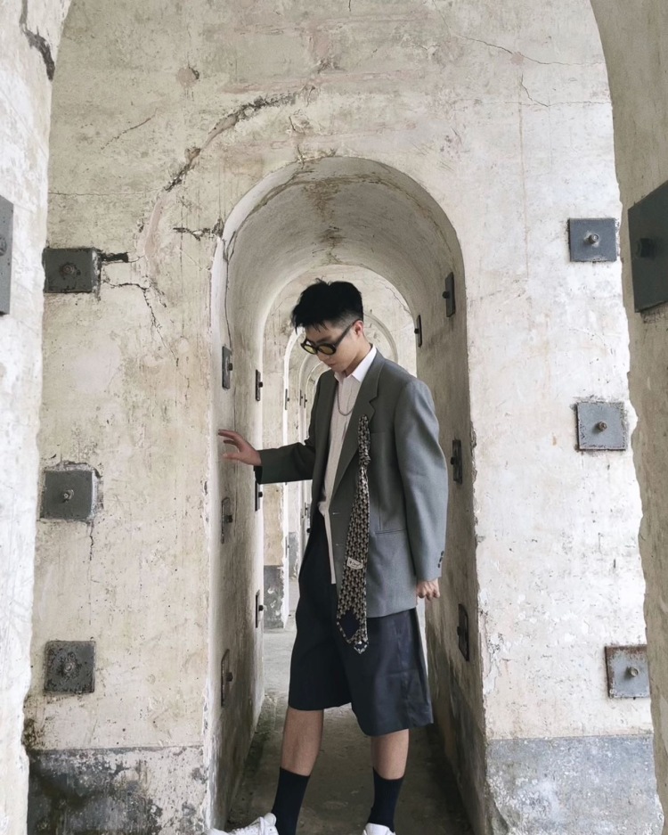 长逸一-四川省·成都市·锦江区-抖音 小红薯-178/120 男 学生
接 寄拍、淘宝详情页、买家秀
自行p图 摄影，高质量出图