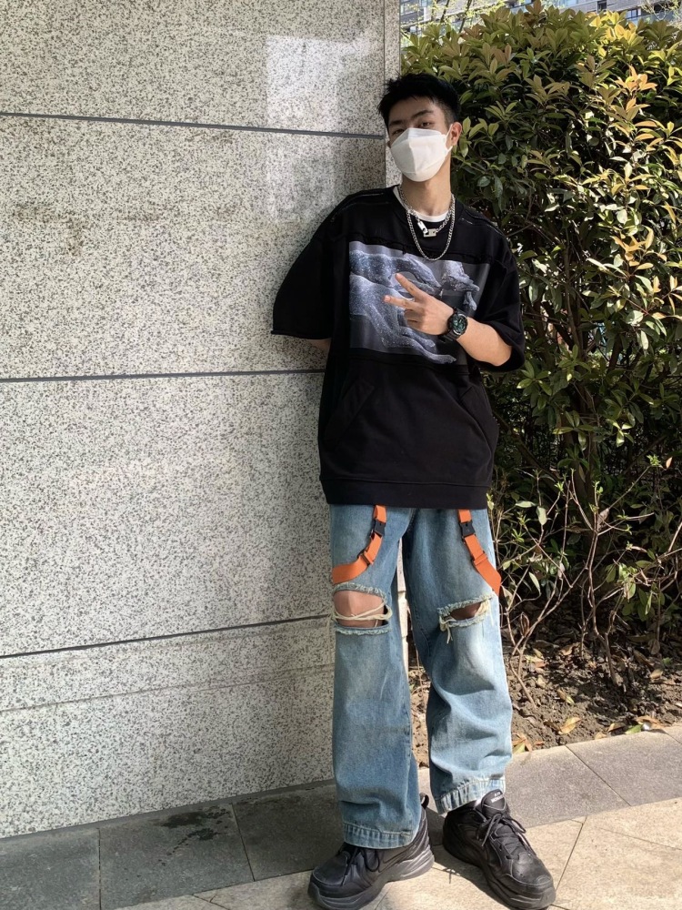 长逸一-四川省·成都市·锦江区-抖音 小红薯-178/120 男 学生
接 寄拍、淘宝详情页、买家秀
自行p图 摄影，高质量出图