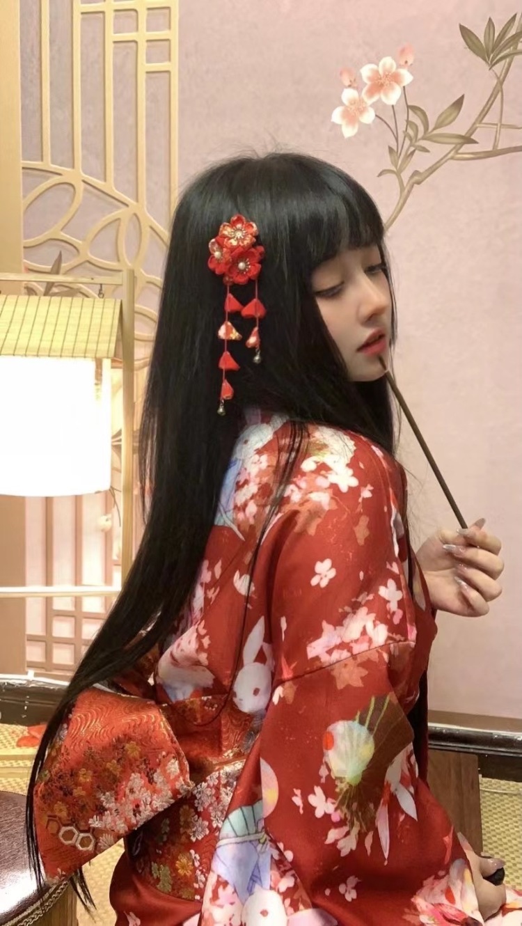许愿-湖北省·武汉市·洪山区--我要接单本人，是个小个子，平时也挺喜欢拍照的 ，合服日系最jk都可以洛丽塔那些
