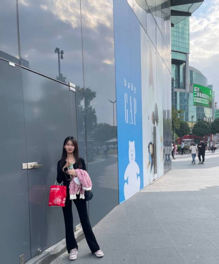 Coast-广东省·东莞市·大朗镇--接寄拍，160小个子，80斤，可尝试任何风格  ，喜欢拍照，会p图，有意向的商家可以私信我。