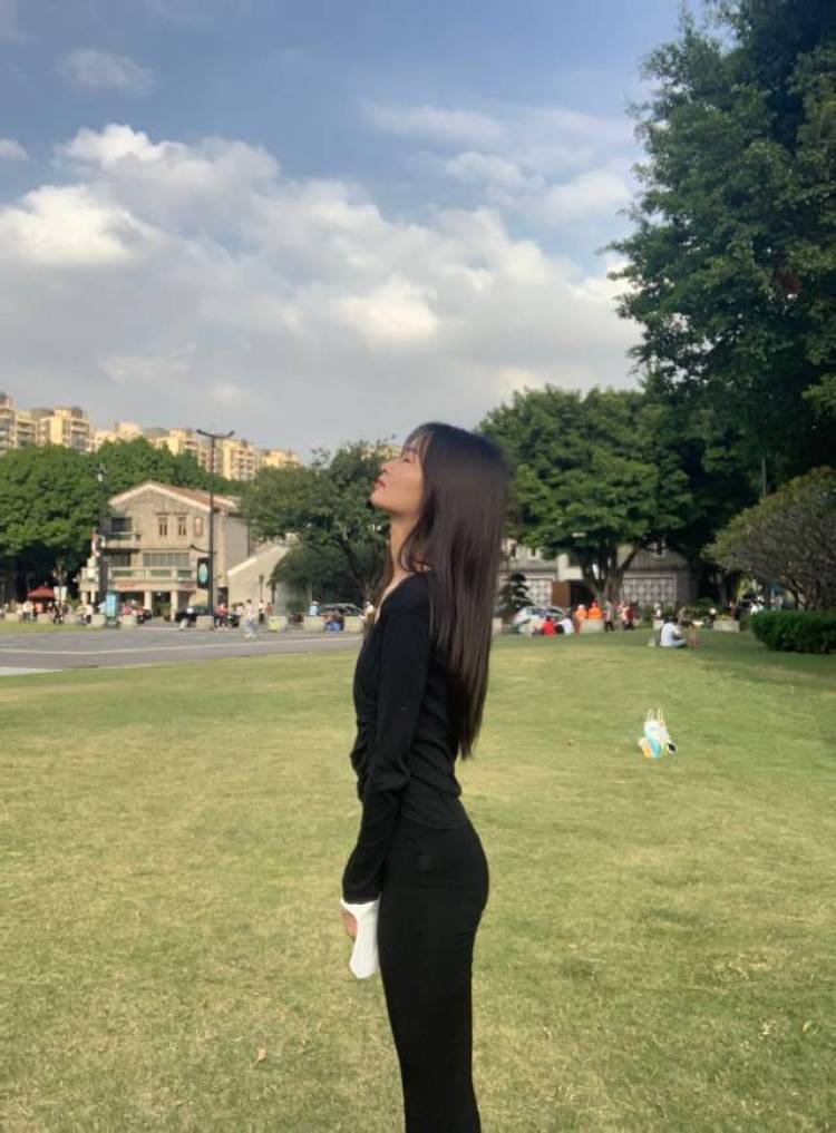 Coast-广东省·东莞市·大朗镇--接寄拍，160小个子，80斤，可尝试任何风格  ，喜欢拍照，会p图，有意向的商家可以私信我。