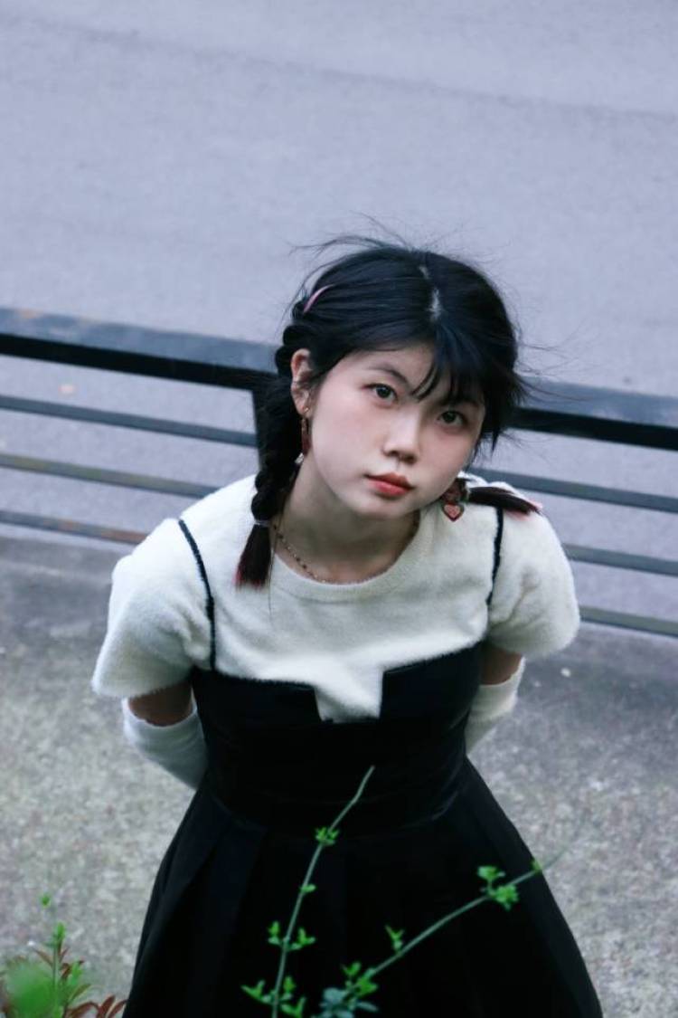 抓住吴vivi-湖南省·长沙市·天心区-白洞white hole-特长:拍摄
想要形式:寄拍
身高165cm体重95斤
在校学生,很喜欢拍摄,平时喜欢拍写真,会直播,之前在天虹直播团队中拿到了优秀团队称号,在校拍摄寄拍,成单量显著。