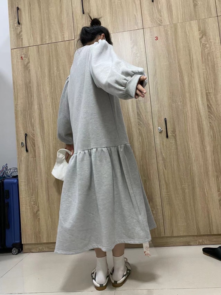 我不会生气-江苏省·扬州市·邗江区-抖音 某红薯 快手-身高168
体重105
鞋码38
可接寄拍 拍照清晰 出片快‼️
适合简约 韩系 复古 宽松慵懒风格 但大部分风格皆可尝试
衣服鞋子包包都可以接受哦～