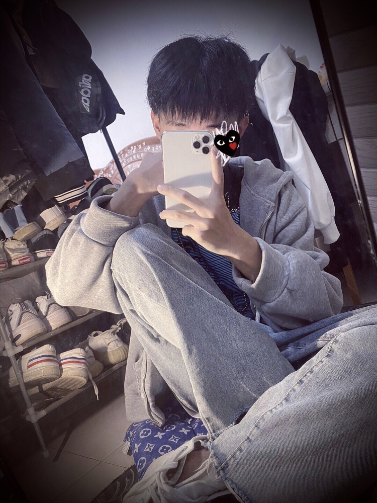 ㅤ記得k-山东省·潍坊市·昌乐县--接寄拍衣服👔👖👢🎒
擅长对镜照户外照 会精修p图
抖音热度累计4w