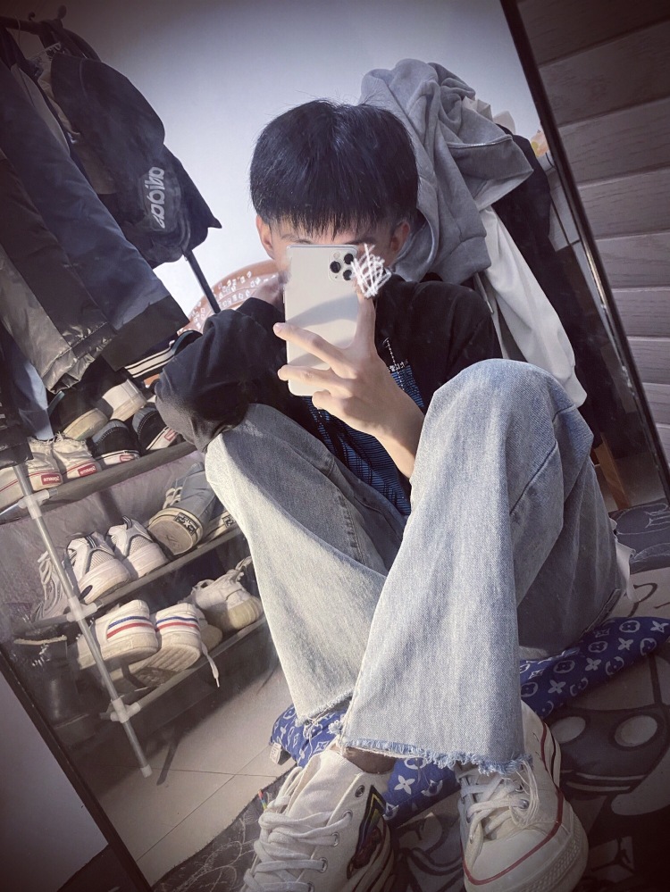 ㅤ記得k-山东省·潍坊市·昌乐县--接寄拍衣服👔👖👢🎒
擅长对镜照户外照 会精修p图
抖音热度累计4w