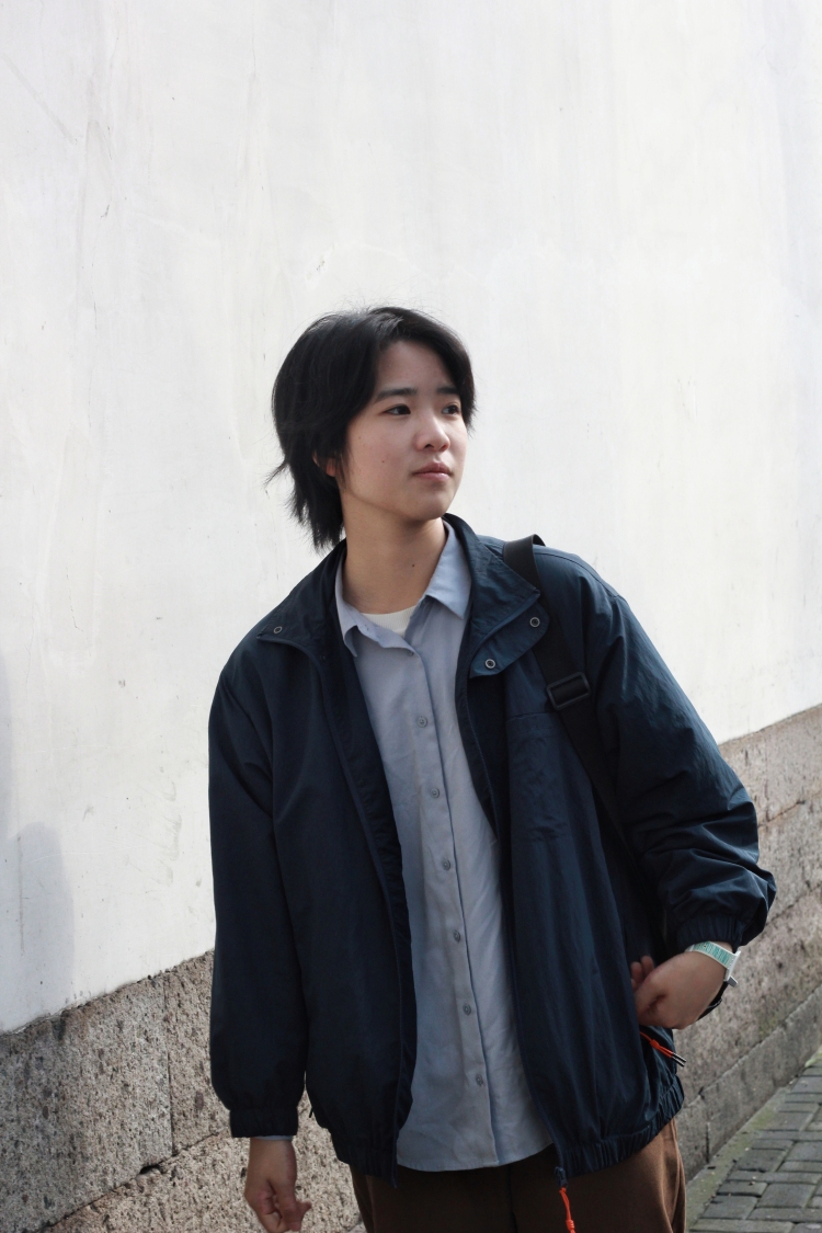 河-浙江省·杭州市·滨江区-某红薯-接寄拍/买家秀
在校大一大学生 168 110斤
风格:日系/文艺/中性风
特长:自己有相机,可以提供高质量照片,镜头感不错,能写精致文案会描述产品