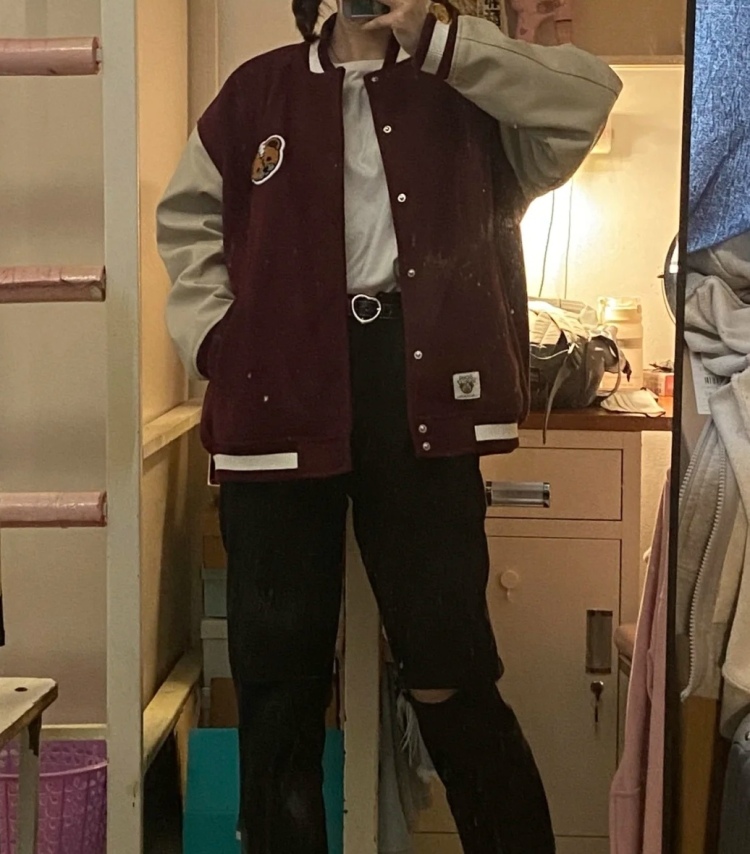 不想早起.-江西省·九江市·共青城市-抖音-新人大学生一枚,时间充裕,身高165体重95,化妆P图通通可以,p到你满意为止。(可接寄拍送拍,衣服裤子鞋子,项链手链饰品都可,美甲指甲油都行。)