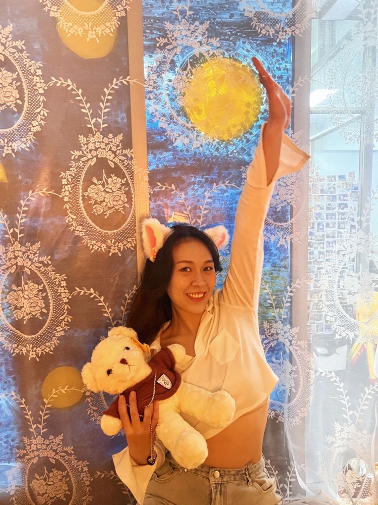 _小洱-上海市·上海市·闵行区-某红薯 抖音-身高168有模特经验长期健身，臀腰比0.68，沙漏型身材，美术生 会拍照p图穿搭。爱好广泛有养猫！