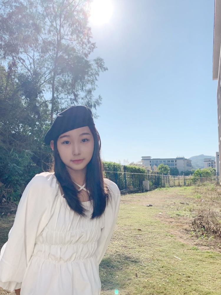 00-广东省·深圳市·光明区-抖音某红薯-身高173体重53kg,会拍照p图穿搭摄影等等
接寄拍衣服鞋子饰品化妆品都可以