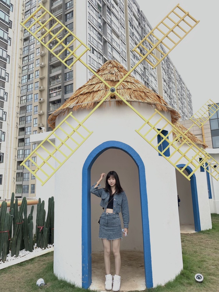 00-广东省·深圳市·光明区-抖音某红薯-身高173体重53kg,会拍照p图穿搭摄影等等
接寄拍衣服鞋子饰品化妆品都可以