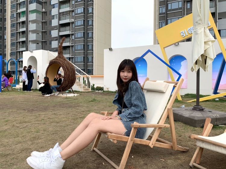 00-广东省·深圳市·光明区-抖音某红薯-身高173体重53kg,会拍照p图穿搭摄影等等
接寄拍衣服鞋子饰品化妆品都可以