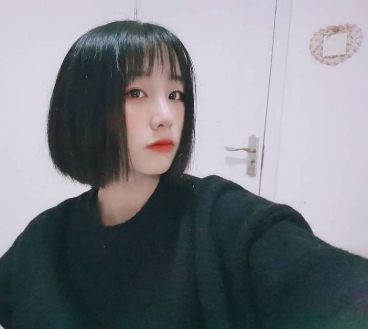 奈落的狒狒皮-湖北省·武汉市·汉阳区-33573038-一枚准研究生，目前比较空闲，162,88，长相是比较可爱的风格，喜欢拍照，腿比较细和直，欢迎合作哦