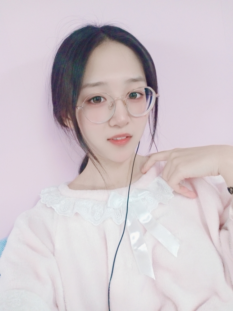 我叫佩奇-内蒙古自治区·包头市·青山区-抖音,快手-买家秀,平面模特兼职,身高155体重78斤,喜欢拍照可以p图,可以尝试不同风格,性格好。