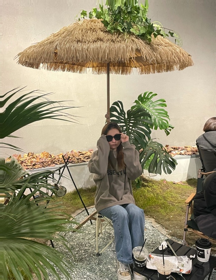 周芯羽.-浙江省·温州市·鹿城区-某红薯 抖音-大家好!我是周芯羽
接寄拍 喜欢拍照 会P图 喜欢去探店
身高 158 体重 46公斤
接寄拍 饰品 包包 衣服 都可
可各种风格 出片效率快
坐标:浙江省·温州市·鹿城区