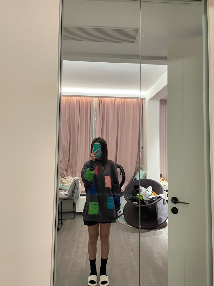 周芯羽.-浙江省·温州市·鹿城区-某红薯 抖音-大家好!我是周芯羽
接寄拍 喜欢拍照 会P图 喜欢去探店
身高 158 体重 46公斤
接寄拍 饰品 包包 衣服 都可
可各种风格 出片效率快
坐标:浙江省·温州市·鹿城区