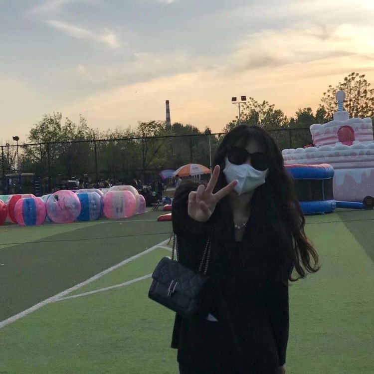 O泡-江苏省·徐州市·铜山区-抖音快手某红薯-日常喜欢拍一些照片📷 会p图 平时也玩社交软件 有快手 某红薯 抖音 也发
接（送寄）拍 有意向可关注一下