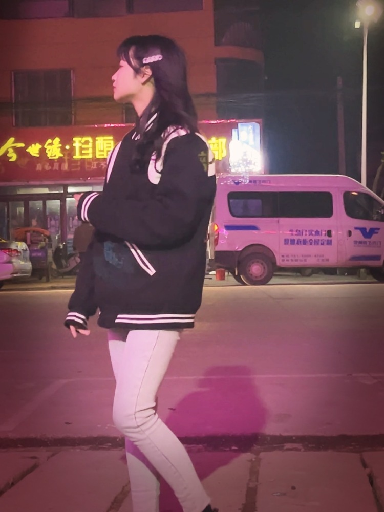 O泡-江苏省·徐州市·铜山区-抖音快手某红薯-日常喜欢拍一些照片📷 会p图 平时也玩社交软件 有快手 某红薯 抖音 也发
接(送寄)拍 有意向可关注一下
