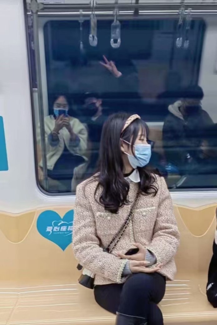 O泡-江苏省·徐州市·铜山区-抖音快手某红薯-日常喜欢拍一些照片📷 会p图 平时也玩社交软件 有快手 某红薯 抖音 也发
接（送寄）拍 有意向可关注一下