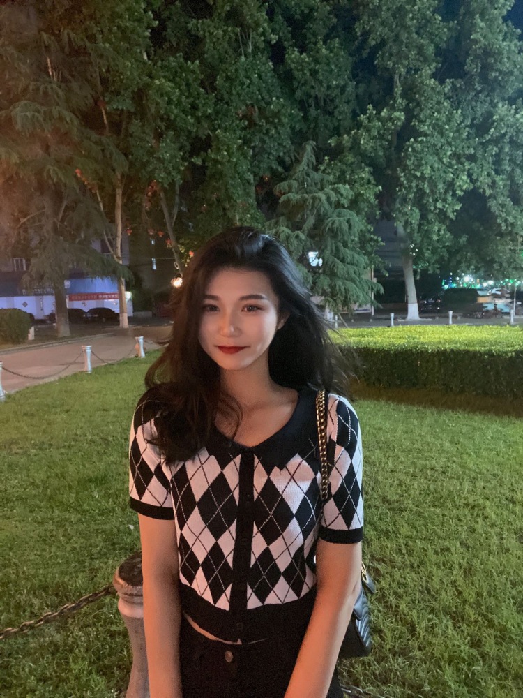 小羊不是小猪-河北省·邯郸市·复兴区--身高：163
体重：98
一般穿M码的衣服
S码的裤子
接寄拍
需要请私聊