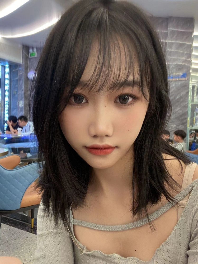 玖儿-广东省·广州市·增城区-抖音 快手 -特长爱好化妆特别喜欢拍照会p图会剪辑摄影可以做模特接单衣服裤子鞋子首饰