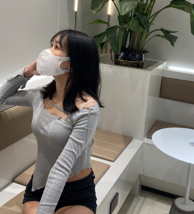 玖儿-广东省·广州市·增城区-抖音 快手 -特长爱好化妆特别喜欢拍照会p图会剪辑摄影可以做模特接单衣服裤子鞋子首饰