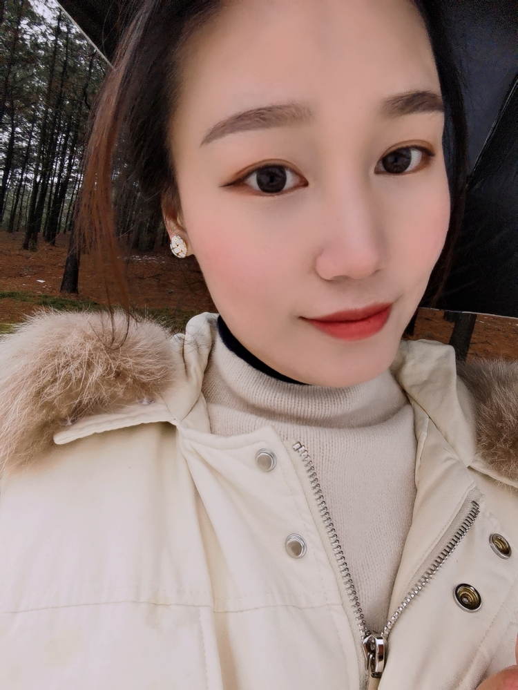 雨文-安徽省·宣城市·宣州区--本人美术专业,擅长服装色彩、配饰等方面的搭配,虽然刚入驻,但是学习一直在路上,我相信这行我可以干的越来越好!