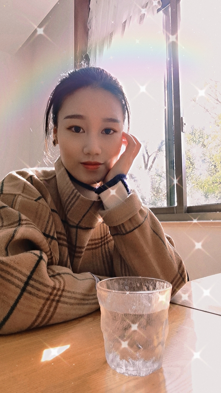 雨文-安徽省·宣城市·宣州区--本人美术专业，擅长服装色彩、配饰等方面的搭配，虽然刚入驻，但是学习一直在路上，我相信这行我可以干的越来越好！