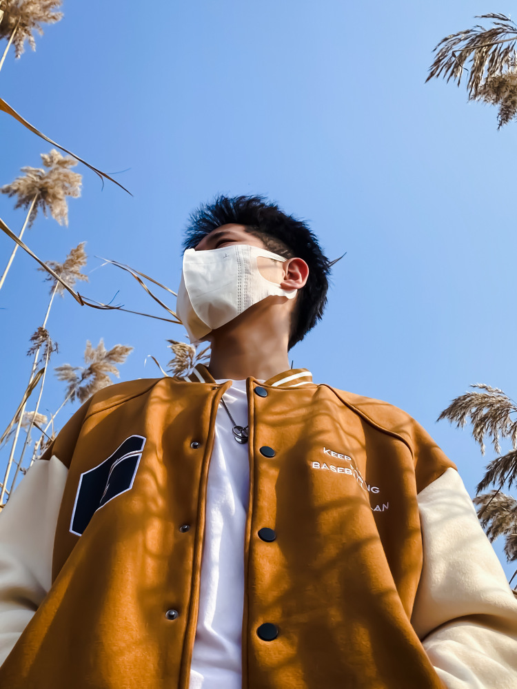 夏 天-北京市·北京市·朝阳区--身高：177 
体重：58
会拍照 会穿搭  会ps 平面设计