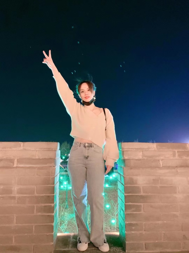 璐璐 🥂-河北省·石家庄市·深泽县-抖音-喜欢拍照，可接买家秀，服饰箱包，直播带货，开箱测评，望合作愉快