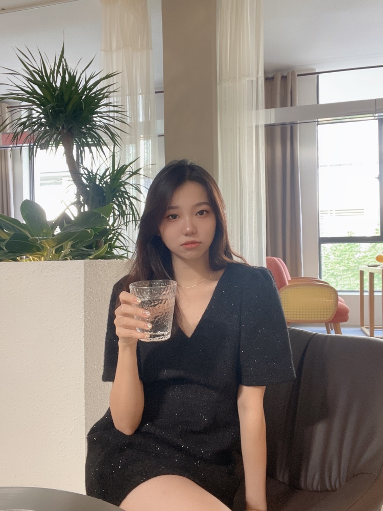 猫的树-海南省·儋州市·那大镇-微博 某红薯 -身高164/体重94
热爱拍照 会p图
驾驭多种风格
性格好 有责任心