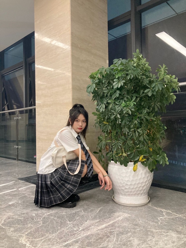 小詹吖🍓-四川省·成都市·成华区-抖音-160 94 接寄拍 新手 会p图 刚入门想试试这个 有需要的可以联系我